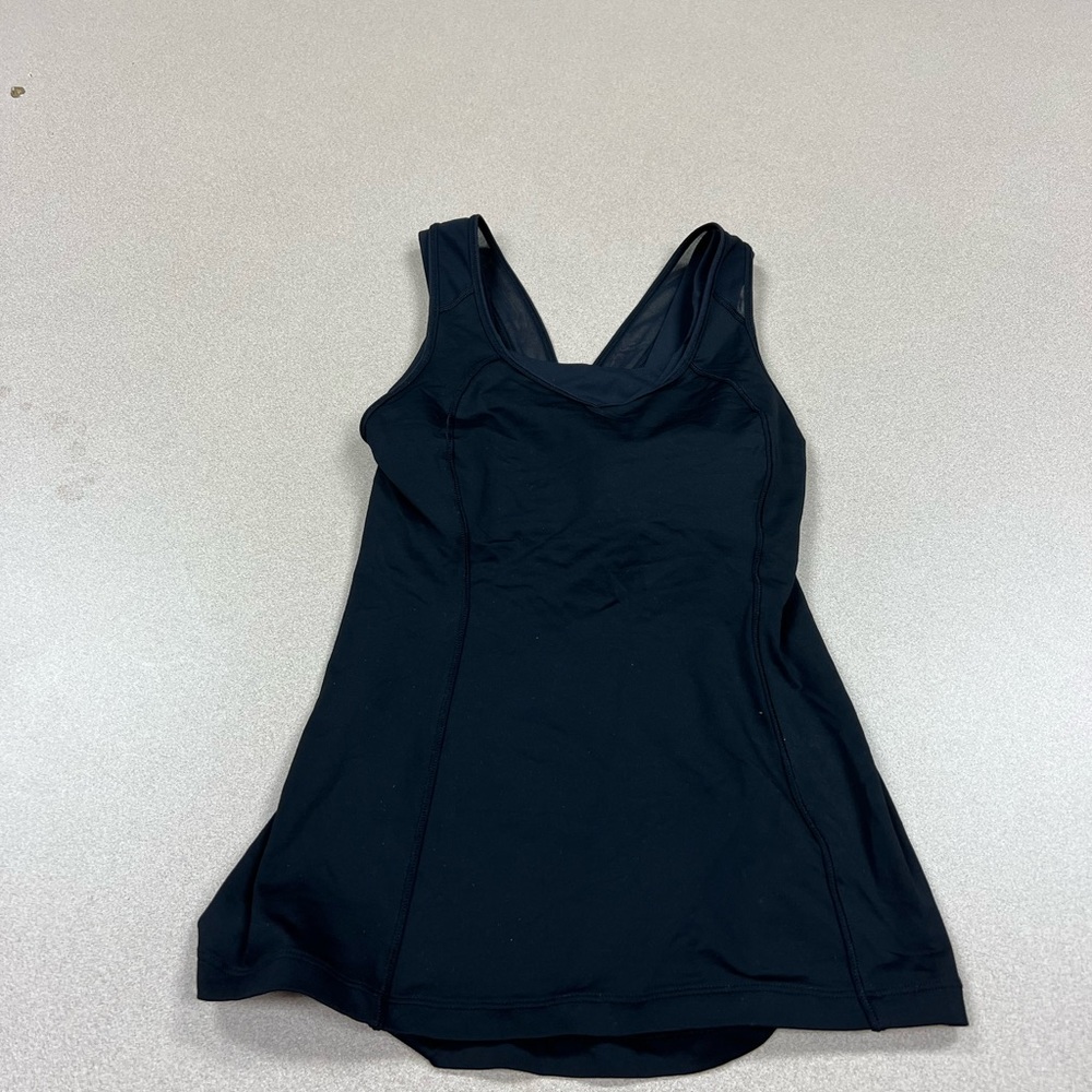 Lululemon workout tank top: Size Medium Black 251